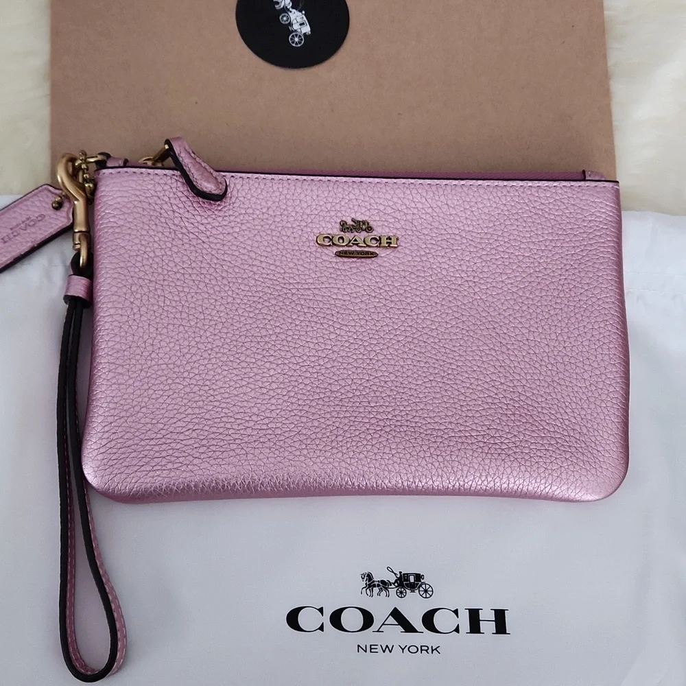 Beautiful NWOT Coach Metallic Pink  Leather Wristlet/Wallet & Dust Cover 🩷✨️💖 - Picture 15 of 15